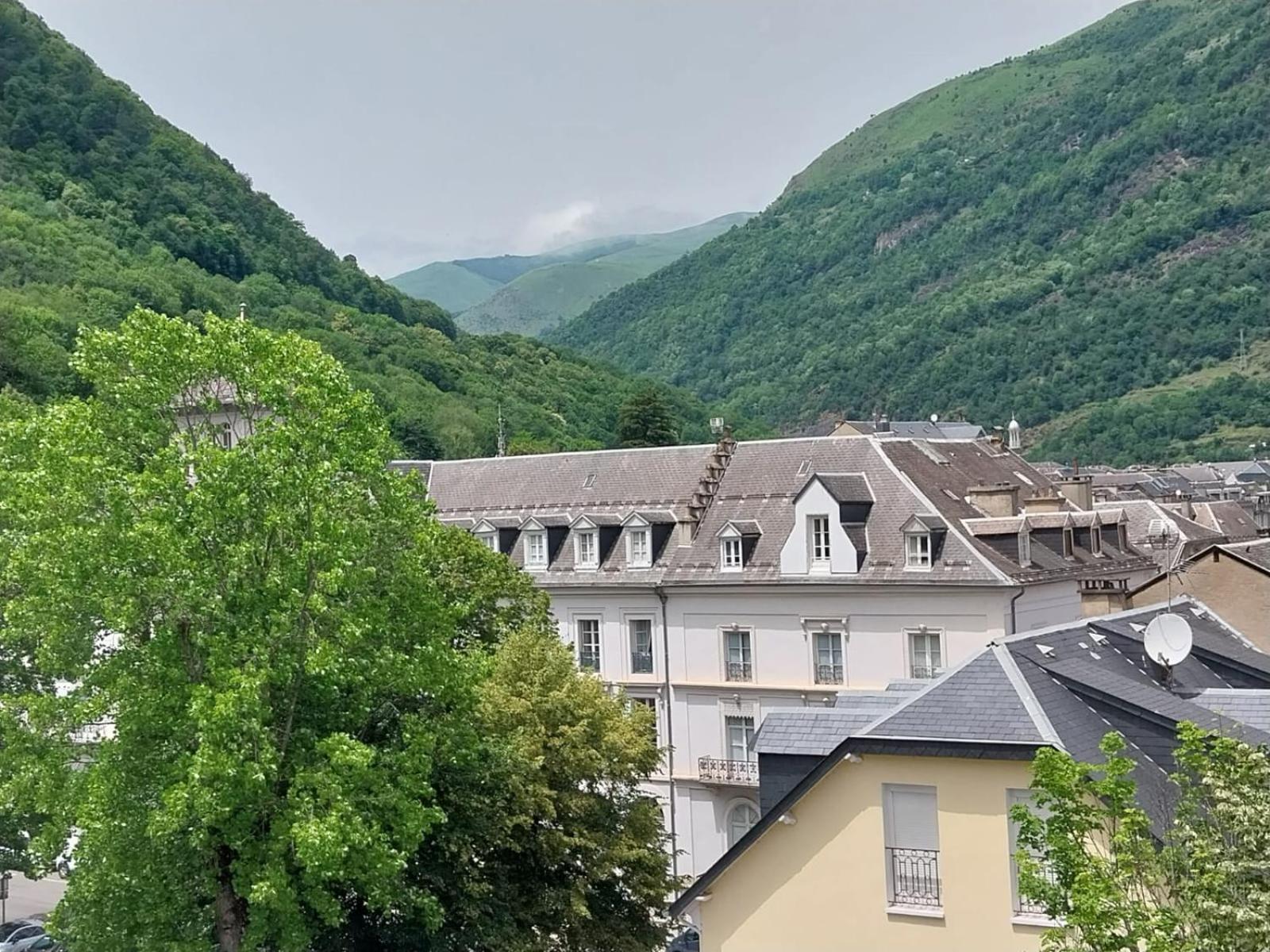 Royal Luchon Aparthotel Bagnères-de-Luchon Kültér fotó